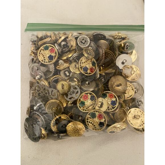 Vintage Buttons 2+ Pounds Plastic Metal Craft Sewing Lot Grandma's Collect Mixed - Picture 3 of 8